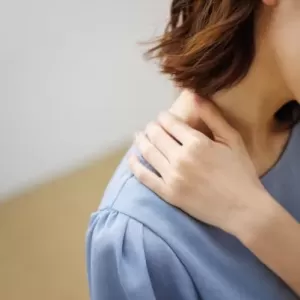 首痛・肩こりが起こる原因は？メカニズムと解消方法も詳しく解説のサムネイル